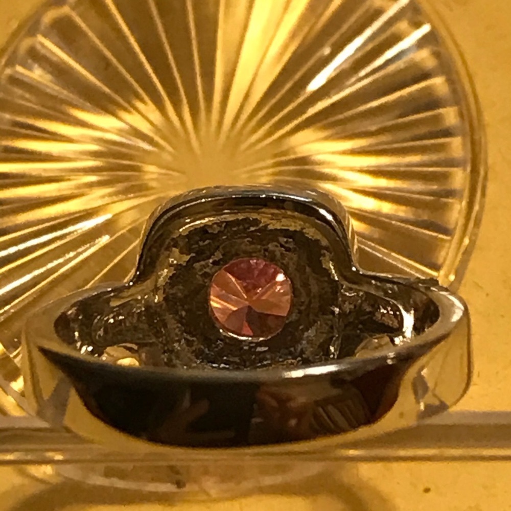 Size 9 Ring - image 6